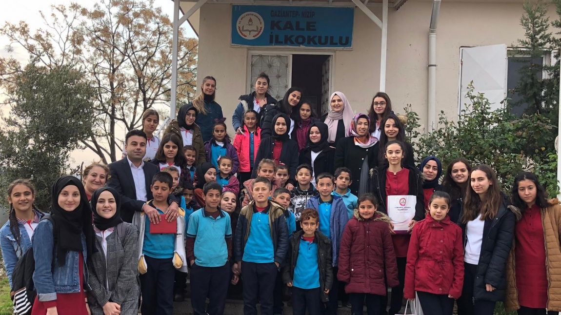 Abdülhamithan Kız Anadolu İmam Hatip Lisesi okulumuzu ziyaret etti.